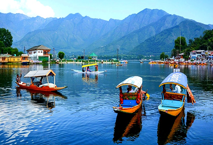 Weekend Getaway: Discover the Best Picnic Spots in Jammu & Kashmir